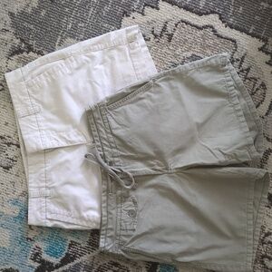 2 Khaki Shorts Bundle Sonoma Beige 4.5" Old Navy Gray Green 6.5" Women's Size 4